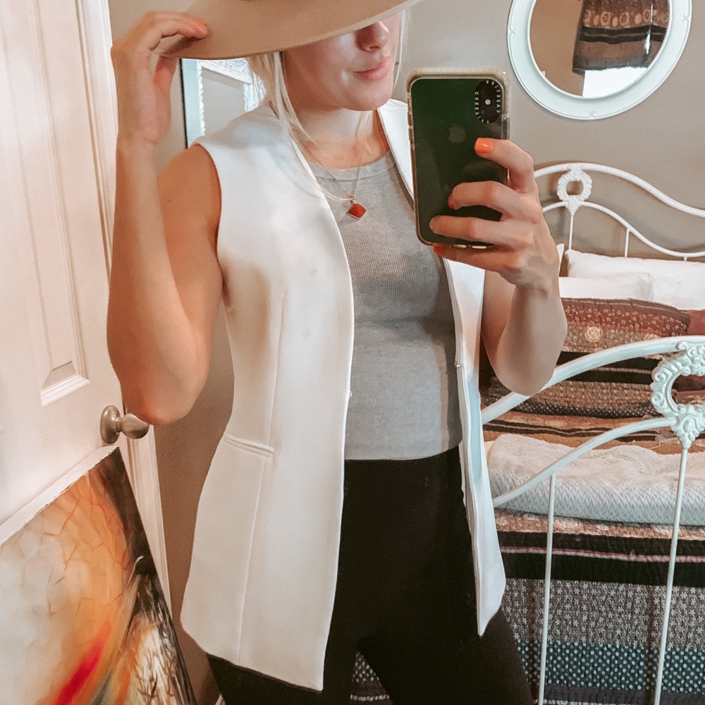 🐚 Zara | Minimal White Sleeveless Blazer Vest